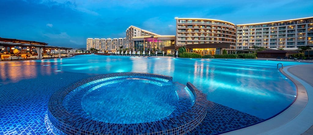 elexus hotel kıbrıs havuz