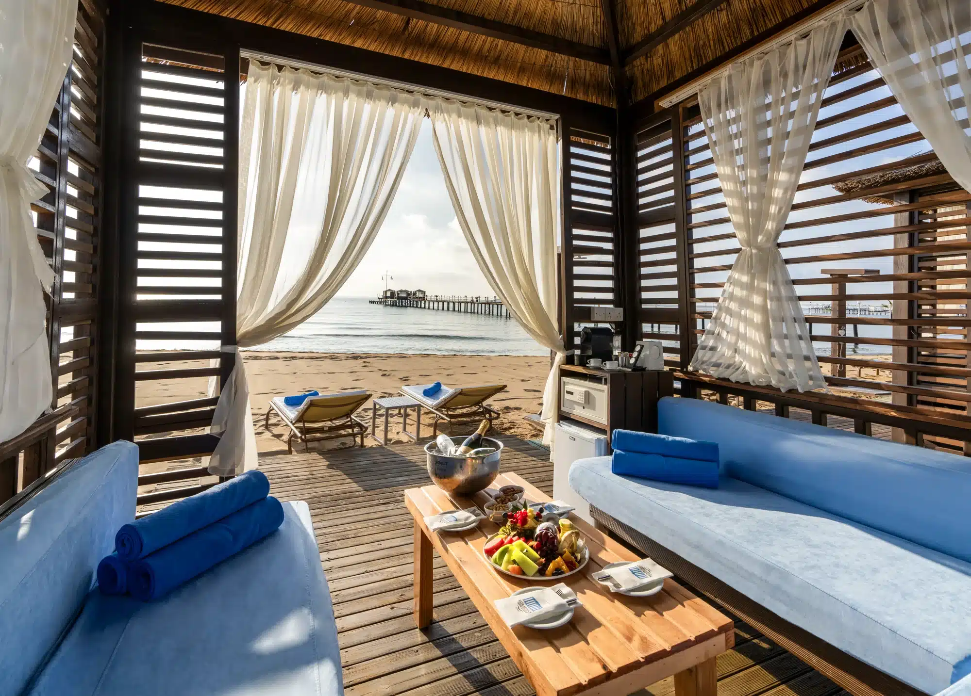 kaya artemis kıbrıs plaj kabana