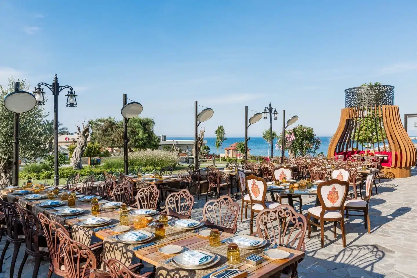 lords palace kıbrıs kömür restaurant