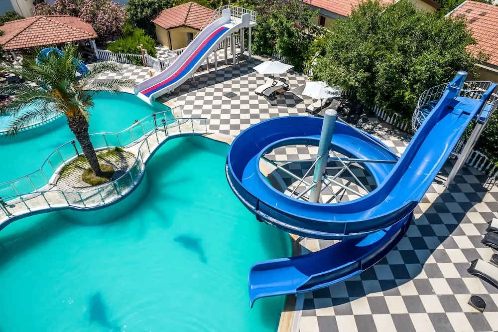 riverisde garden resort havuzlar kaydırak
