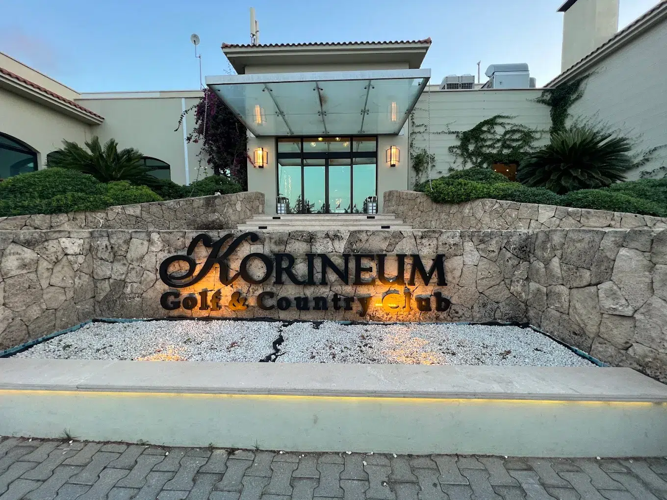 Korineum Golf Resort Kıbrıs: Akdeniz’in Doğal Golf Cenneti (2026)