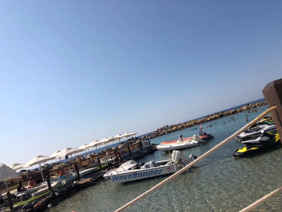 Camelot Beach: Kuzey Kıbrıs’ın En Güzel Plajlarından Biri